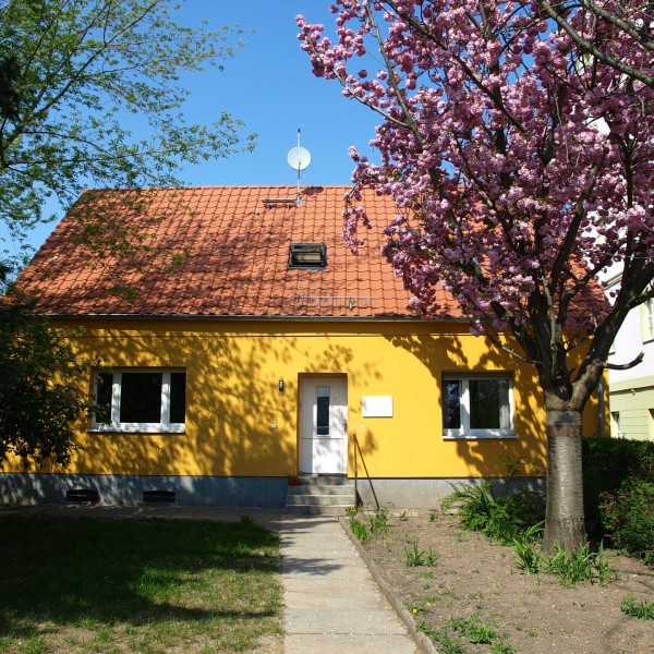 Aussenansicht Haus an der Burg mit Garten