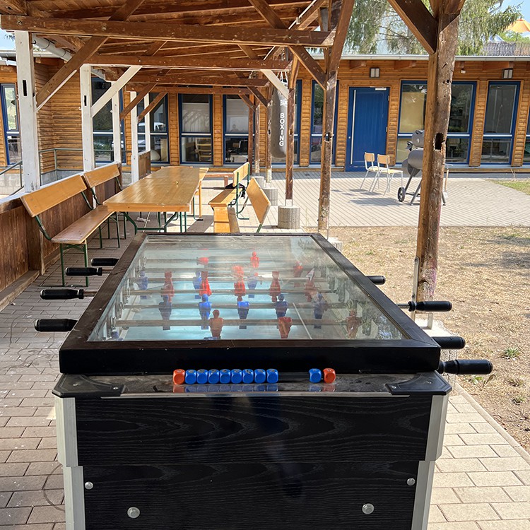 Aussenbereich mit vielen Möglichkeiten für Sport und Spiel | Copyright: Diakonieverein Burghof e. V.